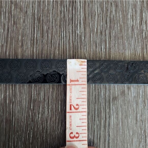 Michael Kors Reversible Belt - Silver & Black - Total Length 40" - Picture 7 of 7